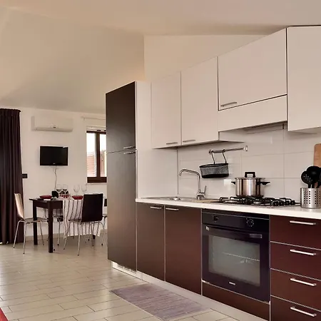 Attico Vista Mare E Piscina